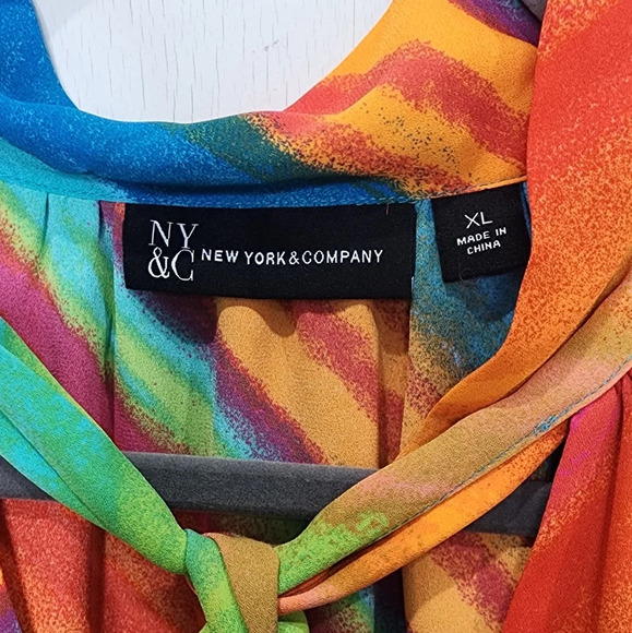 New York & Company  Tiered Halterneck Blouse Watercolor Print Size XL - Picture 5 of 6